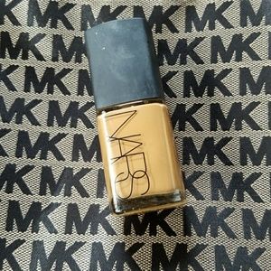Nars sheer glow foundation